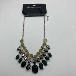 NEW YORK & CO. NY NWT Green Acrylic Gun‎ Metal 18" Bib Collar Cluster Necklace
